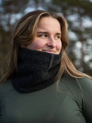 Camilla wool neckwarmer black