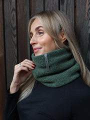 Camilla wool neckwarmer green